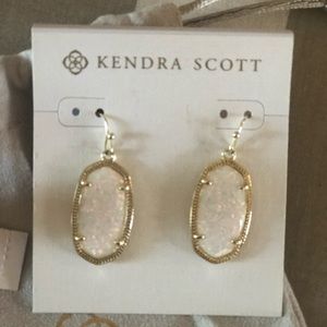 NWT Kendra Scott earrings